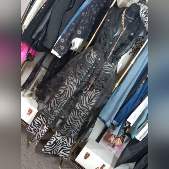 Pants. H&M DIVIDED. Size Large. Animal Print. Boot Cut Flare Leg - Picture 6 of 16